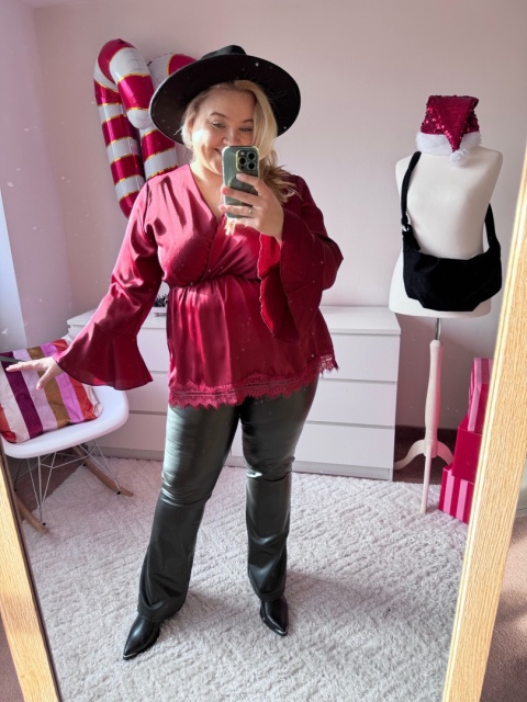 BLUZKA SATYNOWA ( BORDO, CZARNA)