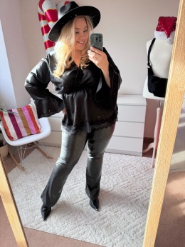 BLUZKA SATYNOWA ( BORDO, CZARNA)