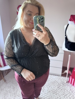 BLUZKA Z BASKINKĄ KORONKOWA