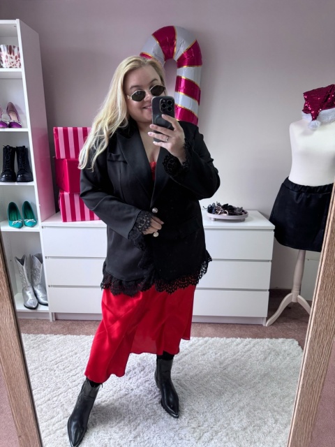 SUKIENKA WISKOZA SATYNOWA (CZARNA,BORDO,CZEROWNA)