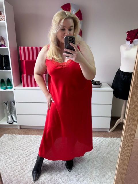 SUKIENKA WISKOZA SATYNOWA (CZARNA,BORDO,CZEROWNA)