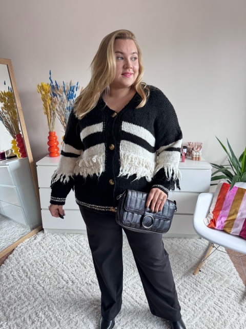 SWETER FRĘDZLE ( BEŻOWY, CZARNY) SWETER FRĘDZLE ( BEŻOWY, CZARNY)