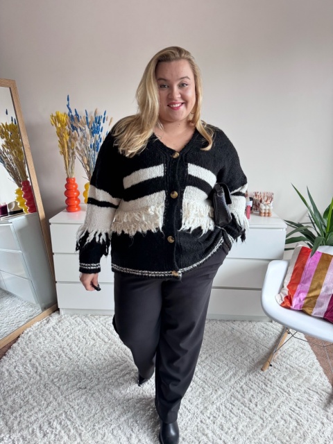 SWETER FRĘDZLE ( BEŻOWY, CZARNY) SWETER FRĘDZLE ( BEŻOWY, CZARNY)