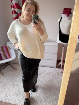 SWETER ŚMIETANKA OVERSIZE