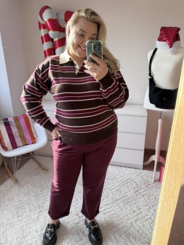 SWETEREK Z KOŁNIERZYKIEM