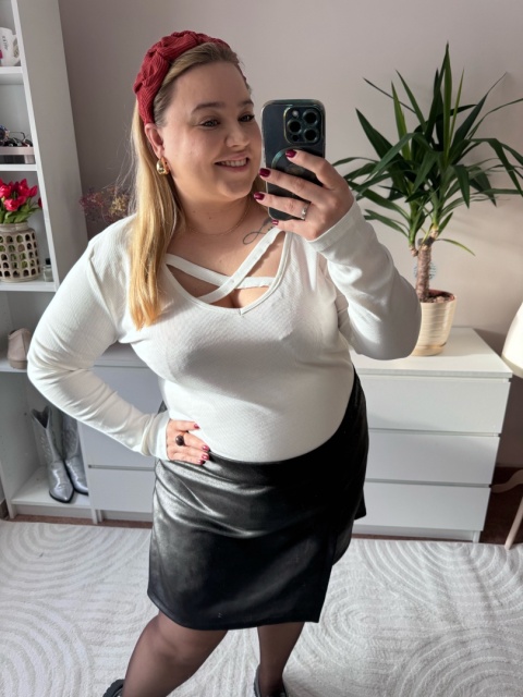 BLUZKA czarna,biała, bordo