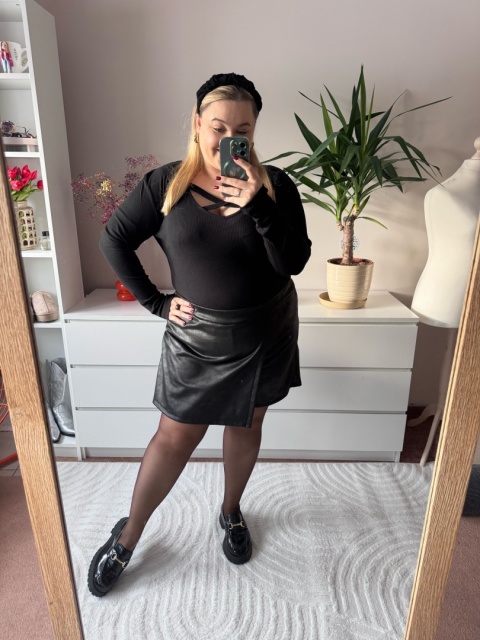 BLUZKA czarna,biała, bordo