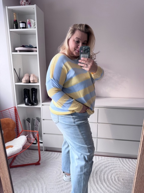 LEKKI SWETER W PASKI