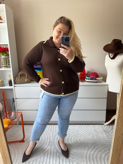 SWETER AŻUROWY CZEKOLADOWY