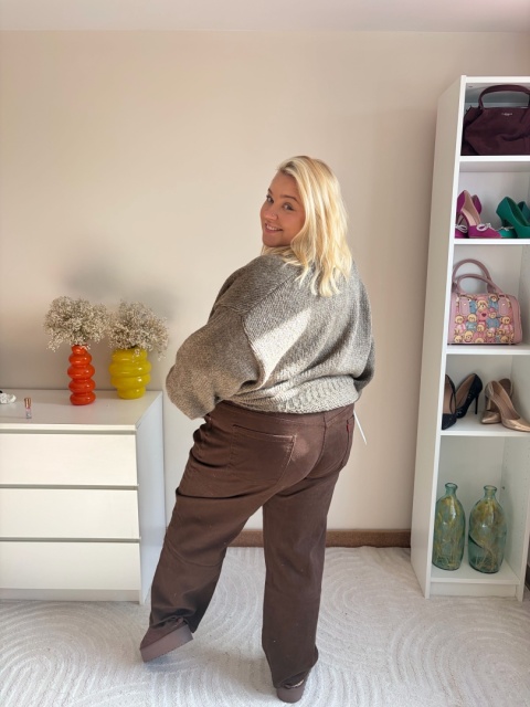 CZEKOLADOWE JEANSY MOM FIT